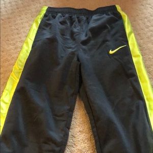 Boys size 7 Nike sweat pants